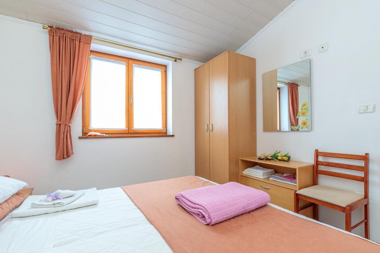 Apartments Sveti Leonard Oprtalj Εξωτερικό φωτογραφία