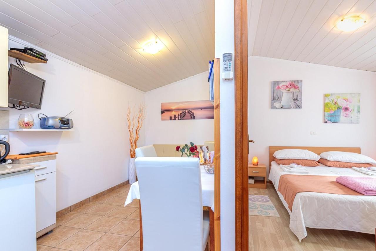 Apartments Sveti Leonard Oprtalj Εξωτερικό φωτογραφία