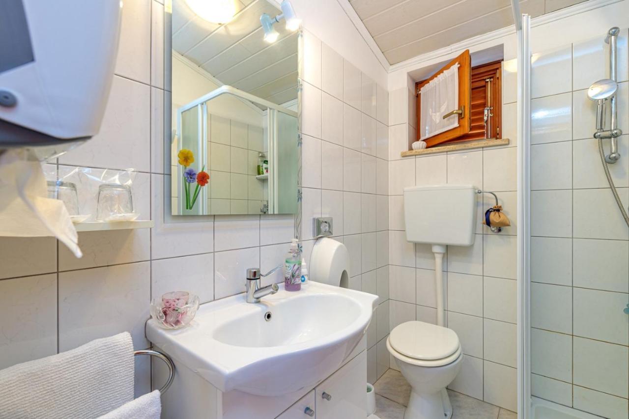 Apartments Sveti Leonard Oprtalj Εξωτερικό φωτογραφία